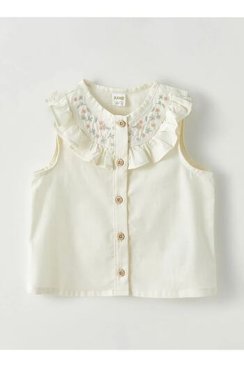 LC Waikiki Kanz Crew Neck Embroidery Detailed Baby Girl Shirt and Shorts Set of 2