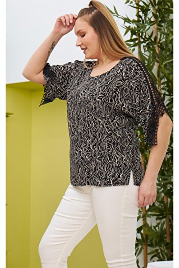 dml giyim Large Size Black Blouse with Lace Detail on the Shoulder
