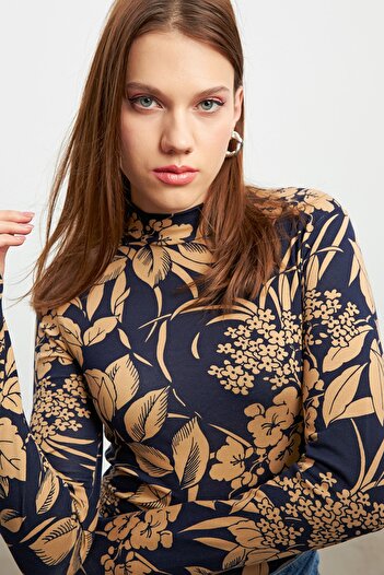 Bipantolon Women's Navy Blue Camel Leaf Patterned Finger Detail
