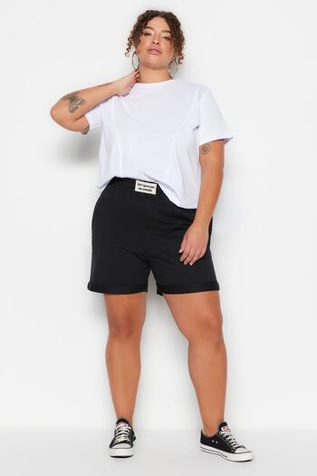 Trendyol Curve Pantaloni scurți negri tricotați de mărime mare - picior dublu și detaliu etichetă TBBSS23AP00001