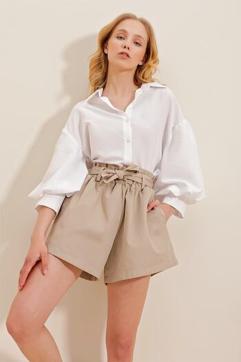 Trend Alaçatı Stili Women's Dark Beige Comfortable Cut Denim Shorts with Elastic Waist and Belt ALC-X6596