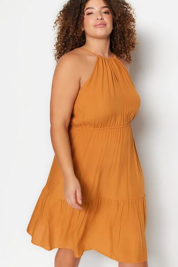 Trendyol Curve Φόρεμα με γιακά με κανέλα TBBSS23AH00148