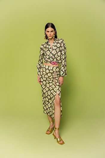 KAMEYA Skirt with Gathered Button Accessories