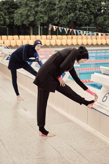 Haşema Seria Performance Bandă pentru picioare fucsia Detaliu negru 6 piese Set costum de baie hijab H-per 50