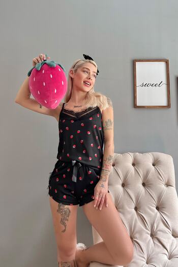Pijamaevi Strawberry Pegasus Lace Detailed Rope Suspender Knitted Pajama Set with Shorts