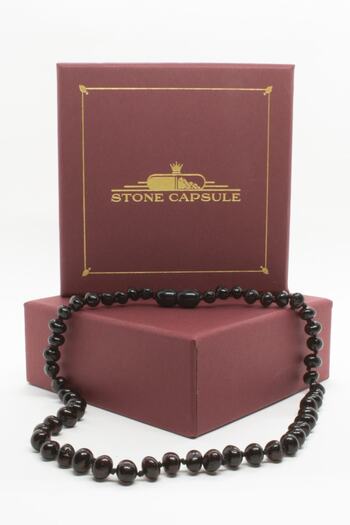 STONE CAPSULE Vişne (CHERRY) Renk Parlak Barok Kesim Baltık Kehribar Bebek Diş Kolyesi (33 CM) (UNİSEX)
