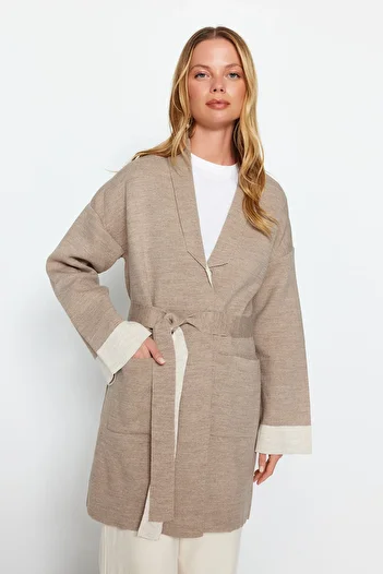 Trendyol Modest Εποχιακή πλεκτή ζακέτα TCTAW24TH00009 με ζωνές βιζόν