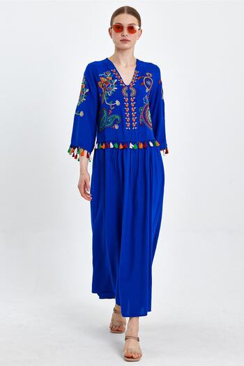 Denismoda Rochie cu ciucuri cu mâneci cu broderie florală