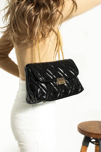 By Hakan Sn 1349 Quilted Chain Women's Handbag Shoulder Bag Wrinkled-patent black