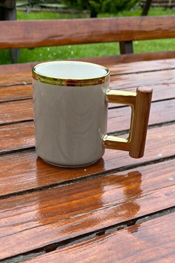 PİNK DESİGN KİTCHEN Bamboo Handle Porcelain Mug Gilded