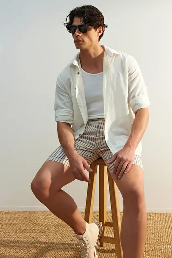 Trendyol Collection Πουκάμισο με τσαλακωμένο εφέ Λευκό λινό look - Regular Fit, Epaulet TMNSS23GO00061