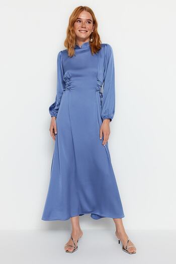 Trendyol Modest Βραδινό φόρεμα σατέν με μπλε βρεγμένη μέση TCTSS23DB00037