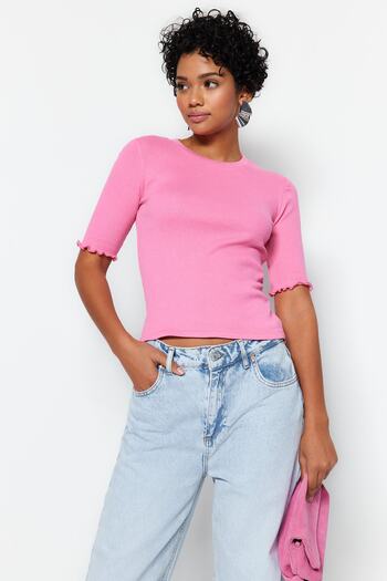 Trendyol Collection Rosafarbene, gerippte, taillierte, dehnbare Strickbluse mit Rundhalsausschnitt TWOSS23BZ00025