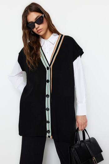 Trendyol Modest Black Collar Stripe Detailed Knitwear Sweater TCTAW22UV0002