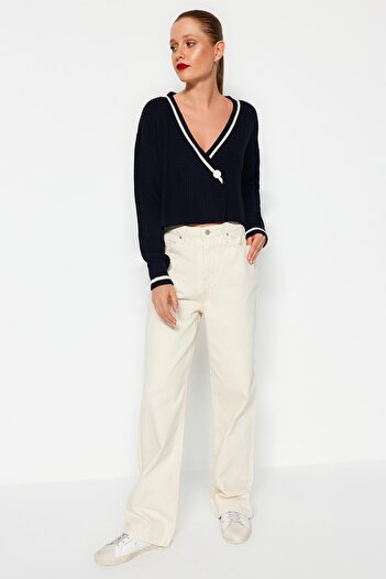 Trendyol Collection Navy Blue Super Crop Color Blocked Knitwear Cardigan TWOAW23HI00366