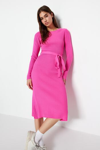 Trendyol Collection Rochie Roz Midi Tricotaj Curea Detaliată TWOAW22EL0009