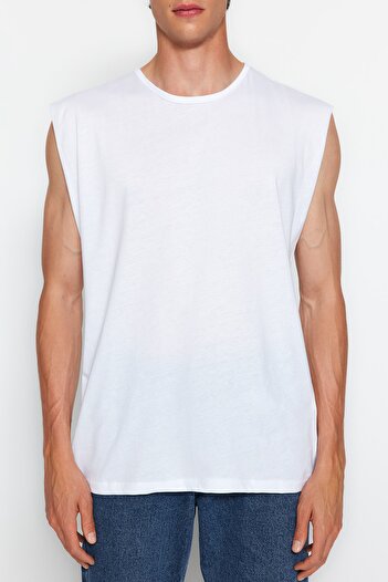 Trendyol Collection Weißes, normal geschnittenes, ärmelloses Tank Top - 100% Baumwolle TMNSS20AL0067