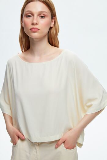 adL Wide Collar Detailed Blouse