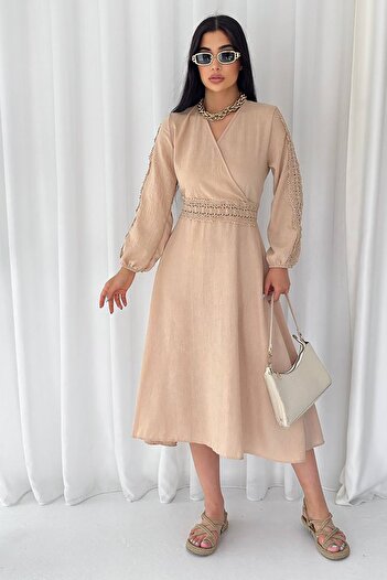 Neşeli Butik Μπεζ γυναικείο φόρεμα επιστροφής στο σπίτι - Guipure Detailed Kklf11