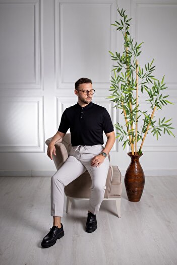 Sarar Επισκέψτε το μπλουζάκι με λαιμόκοψη Polo Black Slim Knitwear