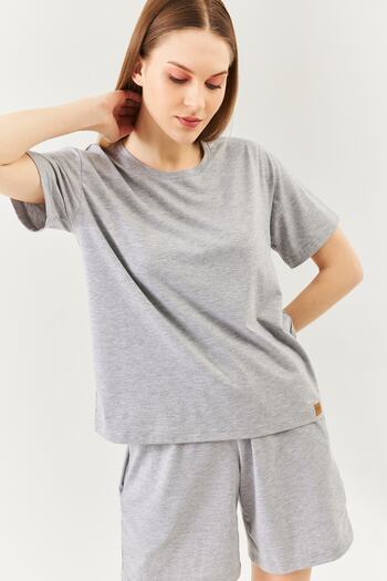 Butikgiz Γκρι Oversize Άνετο μπλουζάκι από 100% βαμβάκι με χτενισμένο λαιμόκοψη με κοντό μανίκι Basic