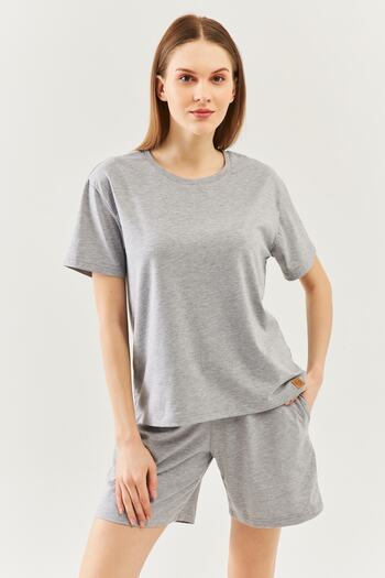 Butikgiz Γκρι Oversize Άνετο μπλουζάκι από 100% βαμβάκι με χτενισμένο λαιμόκοψη με κοντό μανίκι Basic