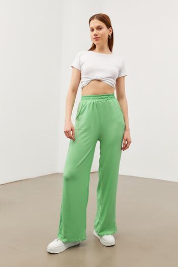 Bipantolon Women's Green Elastic Waist Double Pocket Wide Leg Wrinkled Trousers