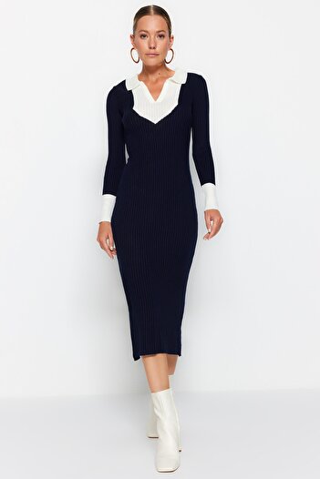 Trendyol Collection Marineblaues Midi-Strickkleid mit Farbblockmuster TWOAW23EL00024