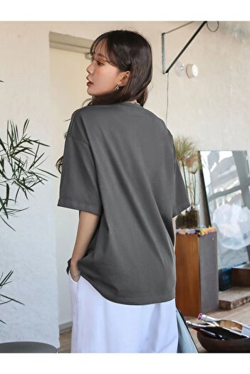 Black Sokak Dámské tmavě šedé originální vintage tričko se syrovým potiskem oversize Crew Neck