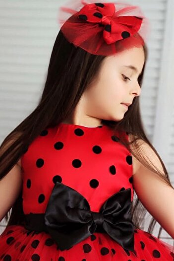 EFE KIDS Puantiyeli 6 Kat Tül Detaylı Sırtı Fermuarlı Bel Toka Detaylı Astarlı Taçlı Kolsuz Abiye Elbise