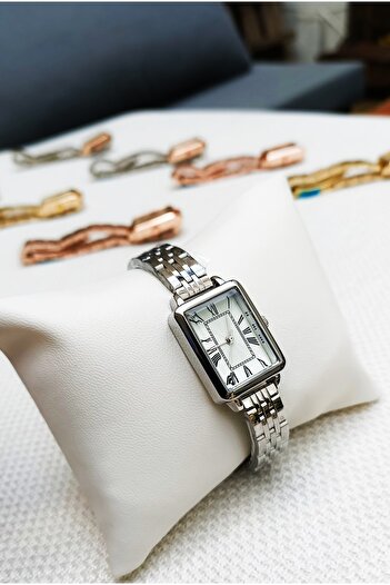 pullmarkt Elegant - Minimal Women's Wristwatch - Roman Numeral