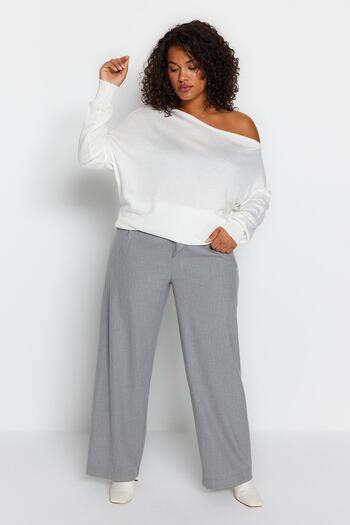 Trendyol Curve Sweter z dzianiny w kolorze écru z dekoltem łódkowym - Tbbaw24an00041