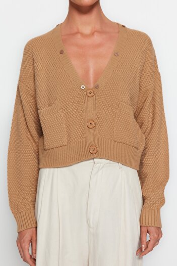 Trendyol Collection Camel Crop Knitwear Cardigan με λεπτομέρεια από γούνα - TWOAW24HI00029