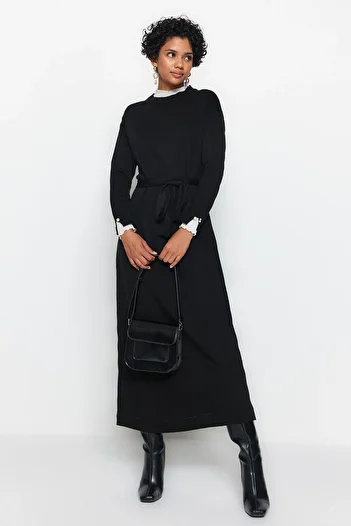 Trendyol Modest Μαύρο μαργαριτάρι λεπτομερές πλεκτό φόρεμα TCTAW24EB00001