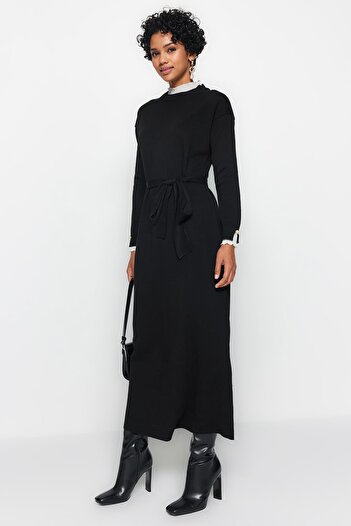 Trendyol Modest Μαύρο μαργαριτάρι λεπτομερές πλεκτό φόρεμα TCTAW24EB00001