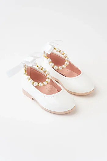 Banamio Girls' Shoes with Bow on the Back and Pearl Lacing (white)
