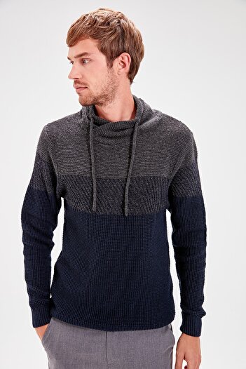Trendyol Collection Sötétkék normál pulóver - színes blokk TMNAW20FT0018