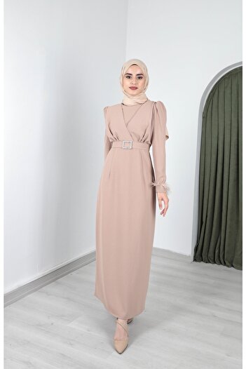 By Hacer Ayaydın Fashion Φόρεμα Hijab σε μορφή μολυβιού με λεπτομέρεια από πούπουλα στα μανίκια