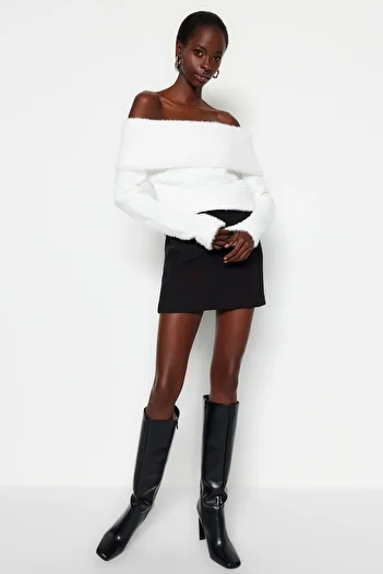 Trendyol Collection Carmen Collar Ecru Knitwear Sweater - Feather and Beard Yarn TWOAW24KZ00121