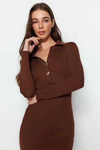 Trendyol Collection Rochie maro midi cu guler polo TWOAW24EL00030