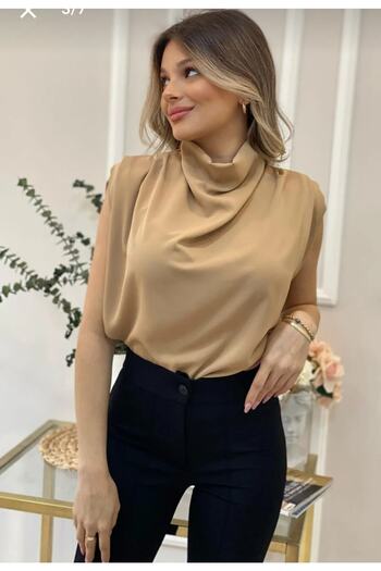 Butik Beyza Női nyakkivágású gallér, párnázott vállak, folyékony blúz