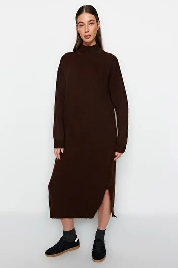 Trendyol Collection Rochie midi din tricotaje cu textura moale - maro TWOAW23EL0005
