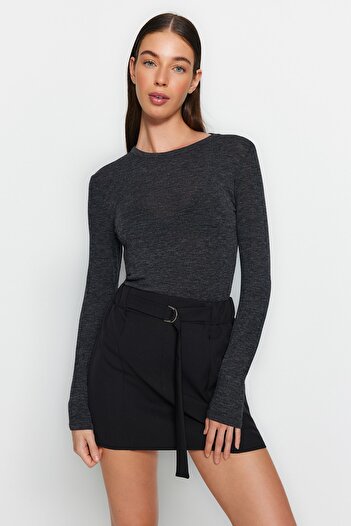 Trendyol Collection Mini tkana spódnica w kształcie litery A z czarnym paskiem TWOAW24ET00034