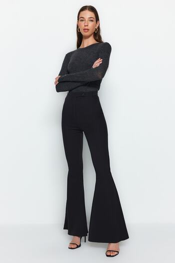 Trendyol Collection Tkané kalhoty Black Flare Flare Leg TWOAW24PL00038