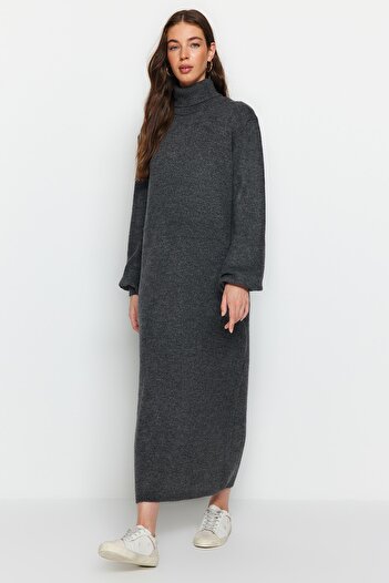 Trendyol Collection Anthrazitfarbenes Midi-Strickkleid mit weicher Struktur TWOAW24EL00033
