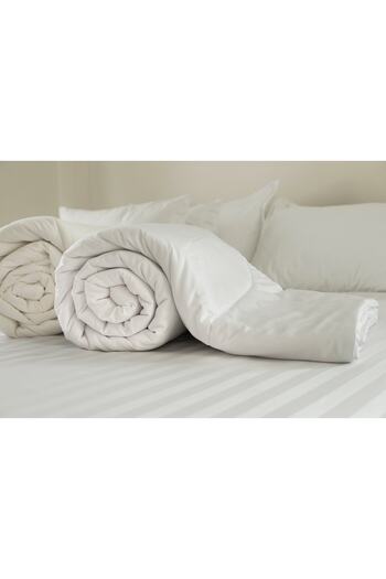 UYKUPEREST 2 Person Microfiber Quilt and Rollpack Pillows