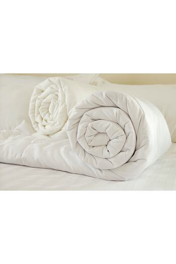 UYKUPEREST 2 Person Microfiber Quilt and Rollpack Pillows