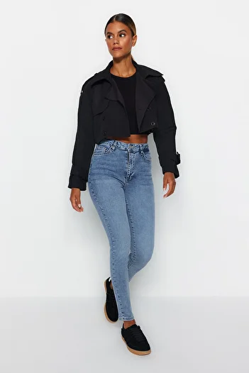 Trendyol Collection Dunkelblaue, figurbetonte, dehnbare Skinny-Jeans mit hoher Taille TWOAW24JE00070