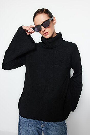Trendyol Collection Pulover negru cu textura moale, cu gât țesut, tricotaj, cu croiala largă TWOAW24KZ00426