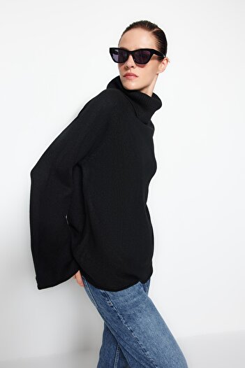 Trendyol Collection Pulover negru cu textura moale, cu gât țesut, tricotaj, cu croiala largă TWOAW24KZ00426